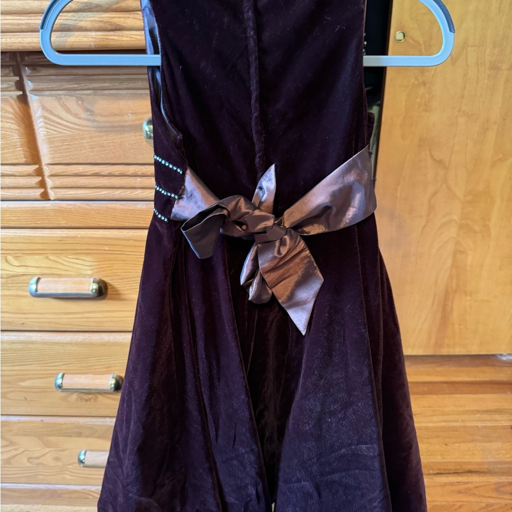 Brown dress